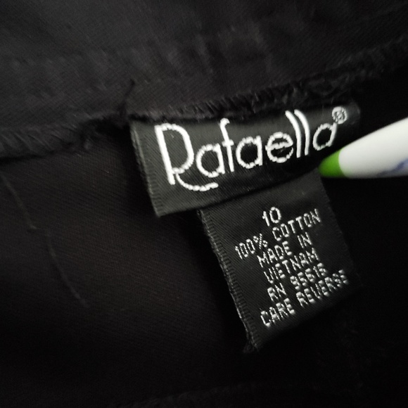 Rafaella - Picture 3 of 10